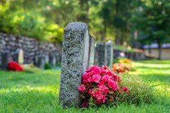 Tracking Down a Grave Site: What You Need to Know